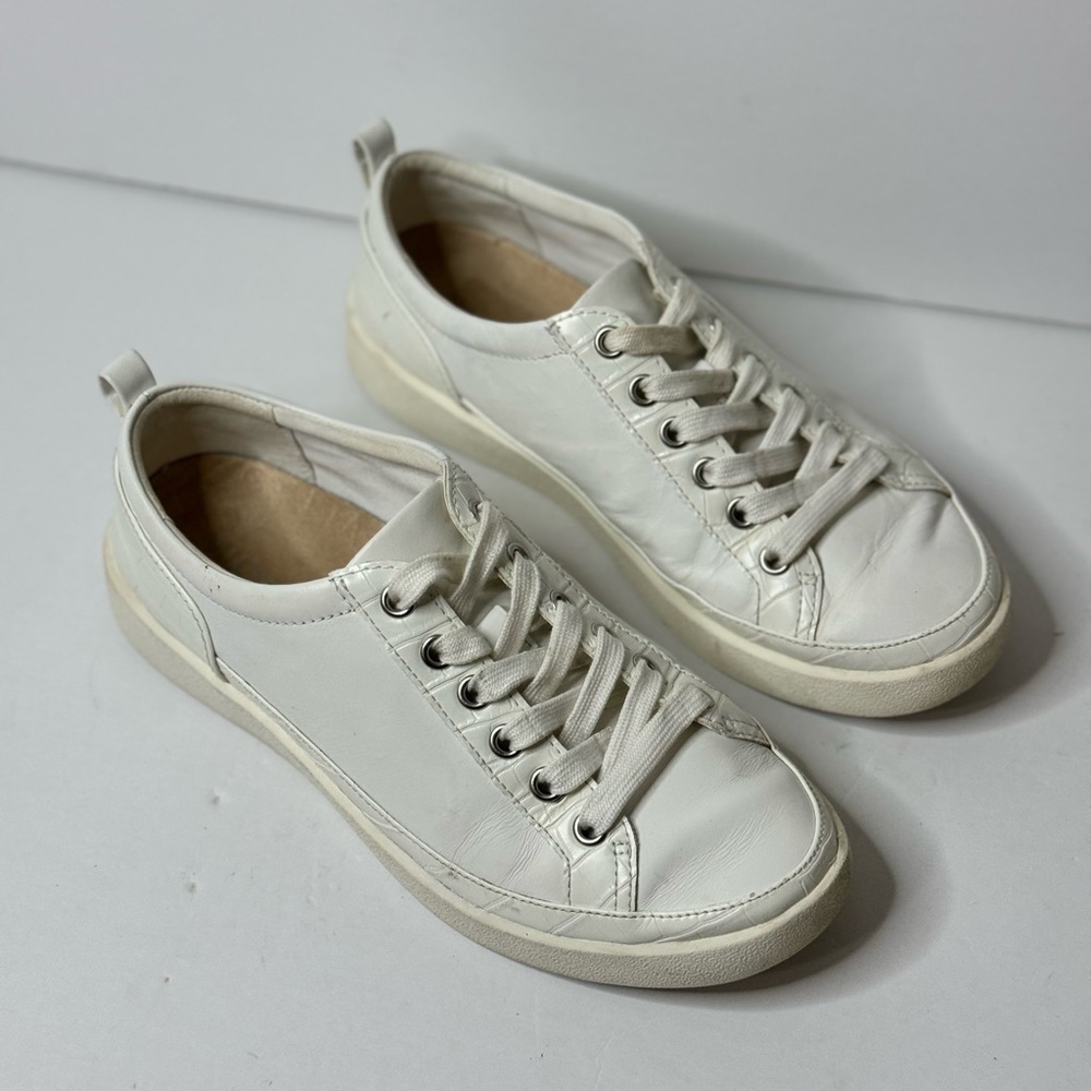 Vionic Winny Sneakers with Arch Support in White Size US 6,5